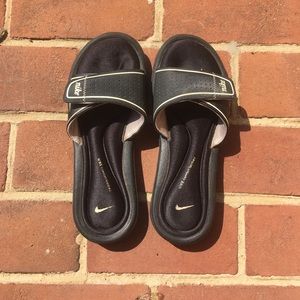 Nike slides